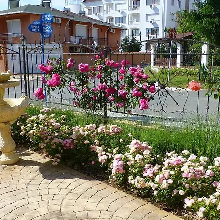 In Elitonia 5 Apartment *